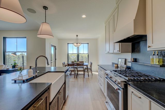 908 Gavin Pass, Hudson, WI 54016
