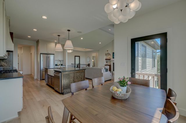 908 Gavin Pass, Hudson, WI 54016