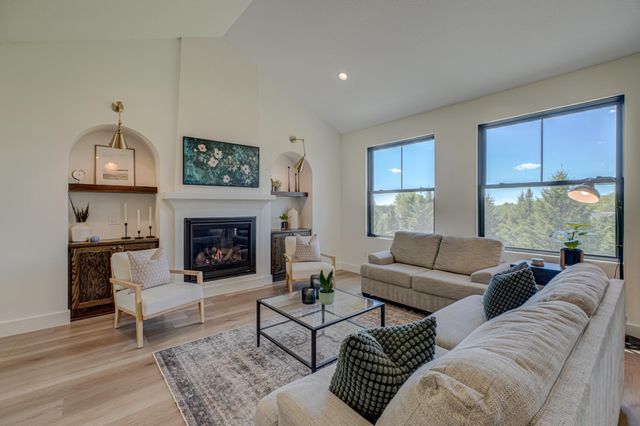 908 Gavin Pass, Hudson, WI 54016