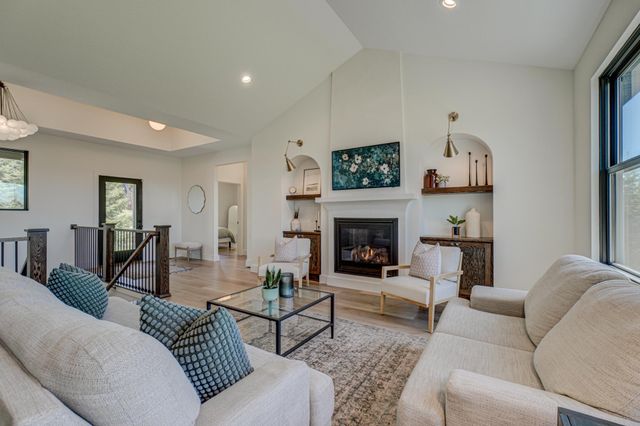 908 Gavin Pass, Hudson, WI 54016