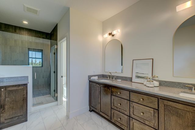 908 Gavin Pass, Hudson, WI 54016