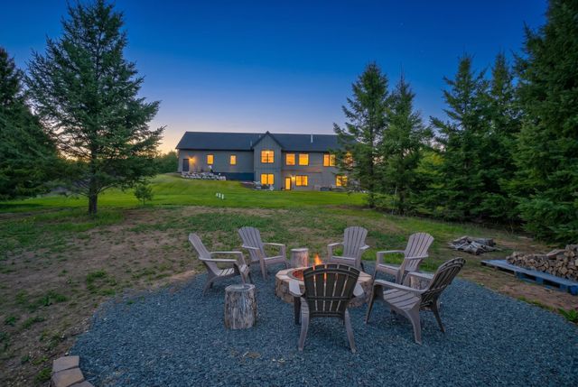 908 Gavin Pass, Hudson, WI 54016