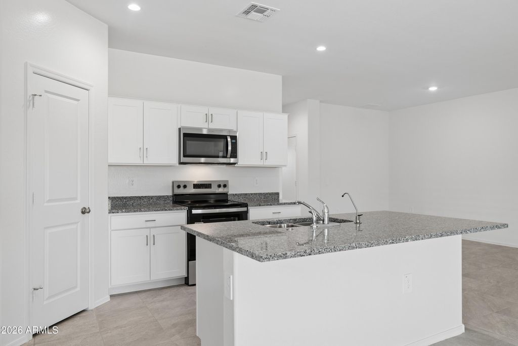1576 W SHANNONS Way, Coolidge, AZ 85128 — photo 4