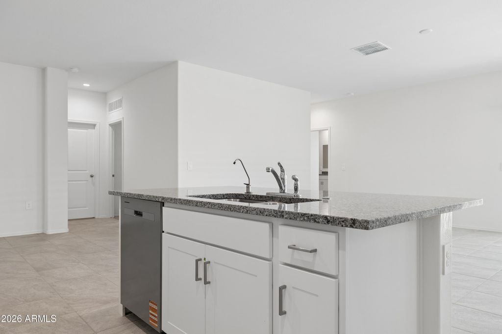1576 W SHANNONS Way, Coolidge, AZ 85128 — photo 5