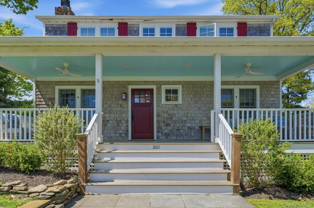 200 Grant Street, Centerport, NY 11721