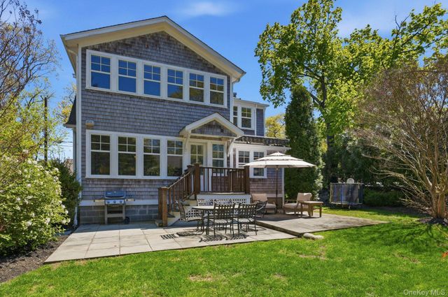 200 Grant Street, Centerport, NY 11721