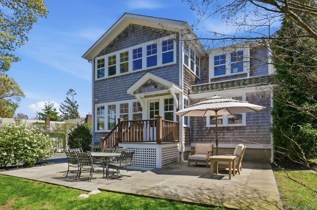 200 Grant Street, Centerport, NY 11721