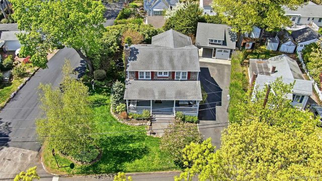 200 Grant Street, Centerport, NY 11721