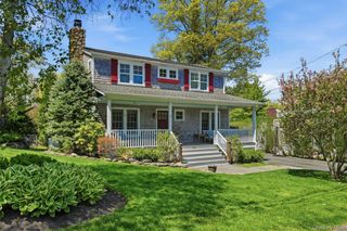 200 Grant Street, Centerport, NY 11721