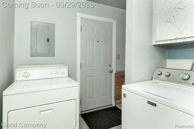 1605 E Hazelhurst Street, Ferndale, MI 48220