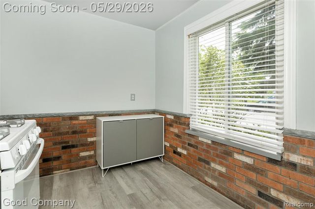 1605 E Hazelhurst Street, Ferndale, MI 48220