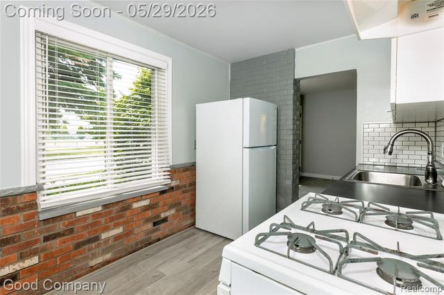 1605 E Hazelhurst Street, Ferndale, MI 48220