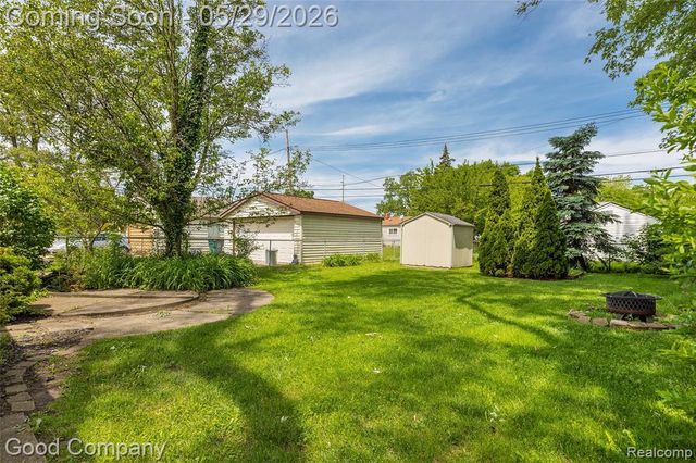 1605 E Hazelhurst Street, Ferndale, MI 48220