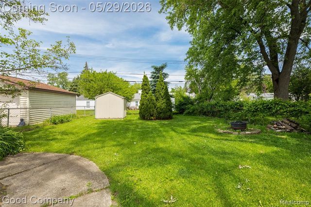 1605 E Hazelhurst Street, Ferndale, MI 48220