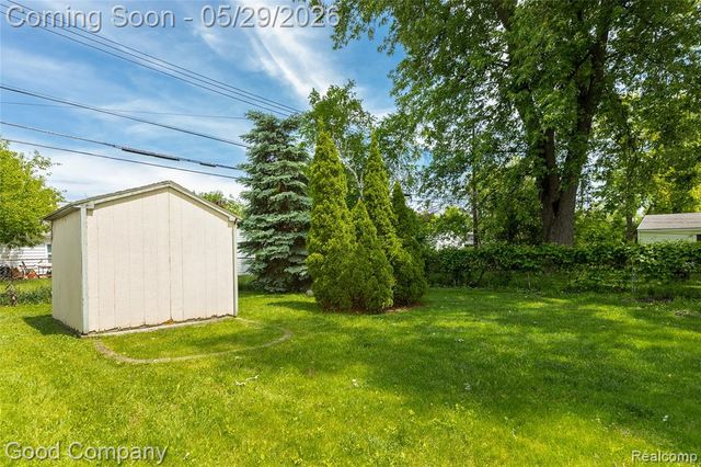 1605 E Hazelhurst Street, Ferndale, MI 48220