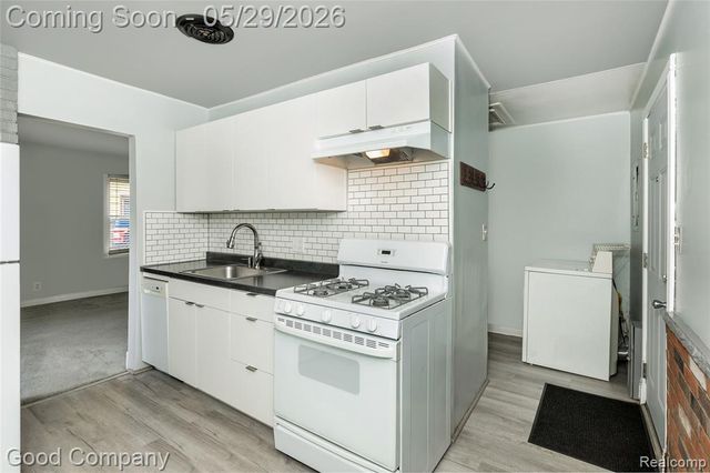 1605 E Hazelhurst Street, Ferndale, MI 48220