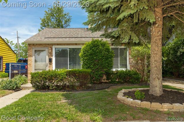 1605 E Hazelhurst Street, Ferndale, MI 48220