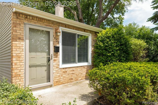 1605 E Hazelhurst Street, Ferndale, MI 48220