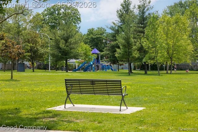 1605 E Hazelhurst Street, Ferndale, MI 48220