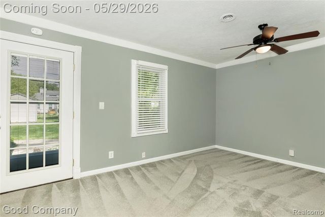 1605 E Hazelhurst Street, Ferndale, MI 48220