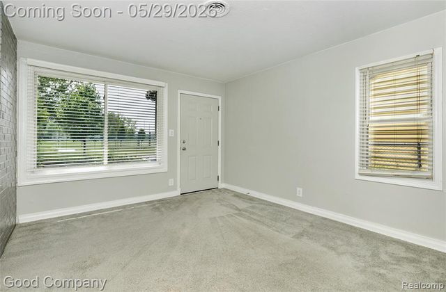 1605 E Hazelhurst Street, Ferndale, MI 48220