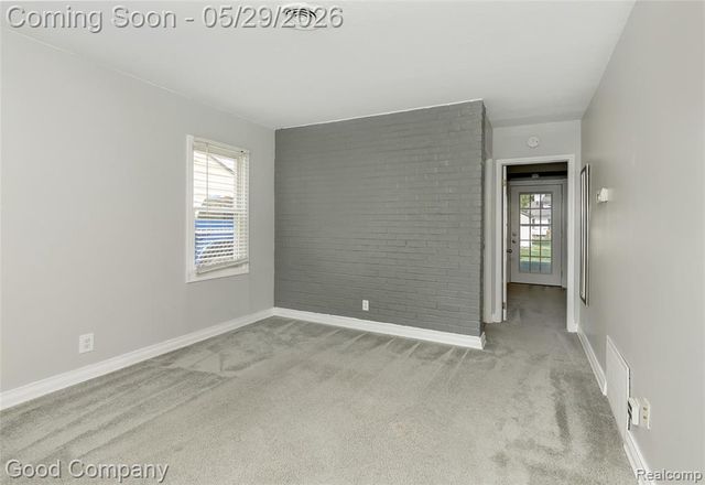 1605 E Hazelhurst Street, Ferndale, MI 48220