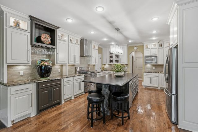 32 Winthrop Point, Little Rock, AR 72211