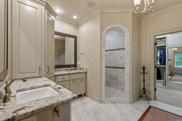 32 Winthrop Point, Little Rock, AR 72211