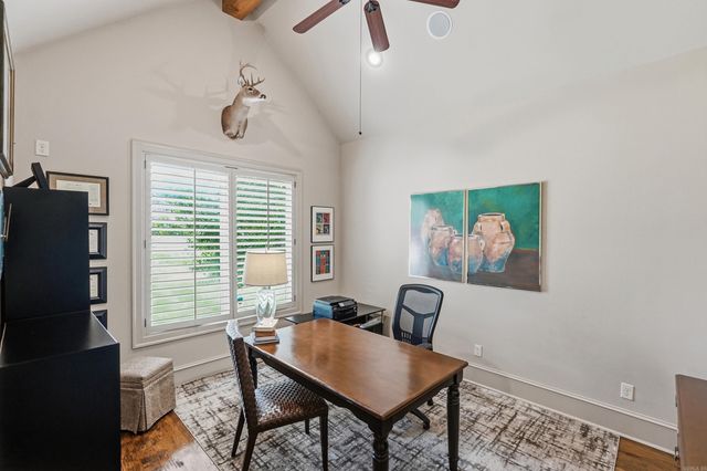 32 Winthrop Point, Little Rock, AR 72211