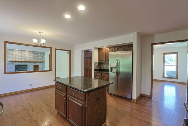 37 Mark Drive, Hawthorn Woods, IL 60047