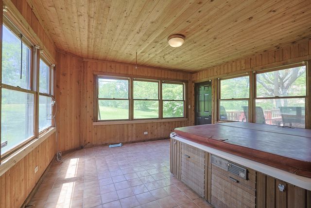 37 Mark Drive, Hawthorn Woods, IL 60047