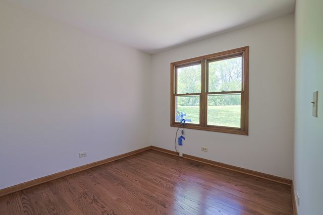 37 Mark Drive, Hawthorn Woods, IL 60047