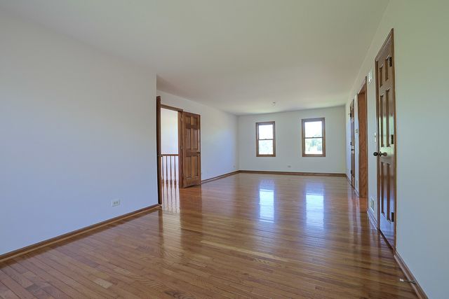 37 Mark Drive, Hawthorn Woods, IL 60047