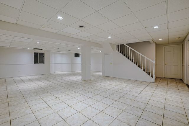37 Mark Drive, Hawthorn Woods, IL 60047