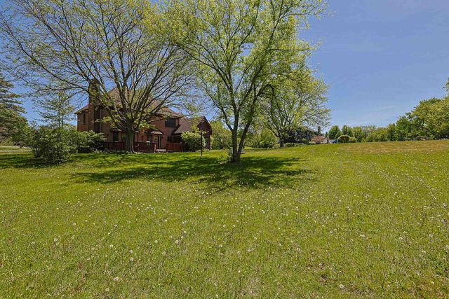 37 Mark Drive, Hawthorn Woods, IL 60047