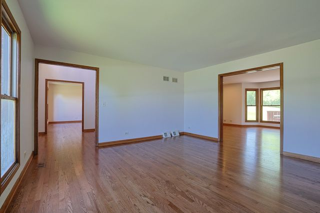 37 Mark Drive, Hawthorn Woods, IL 60047