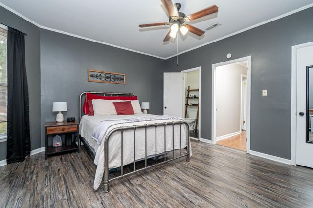 417 Pledger St, Fordyce, AR 71742