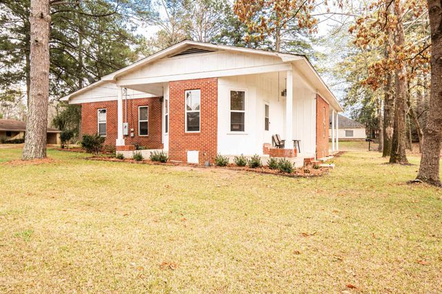 417 Pledger St, Fordyce, AR 71742