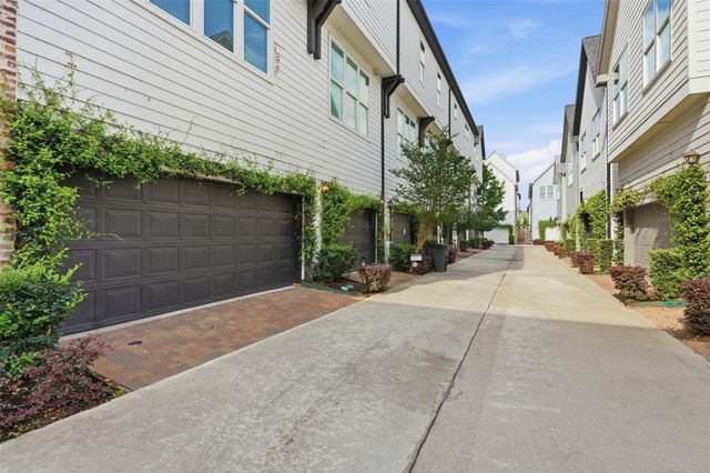 8612 Emnora Lane, Houston, TX 77080