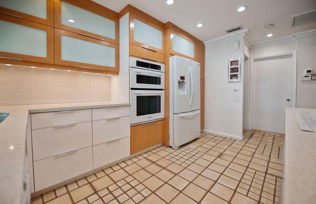 16731 Harbor Court, Weston, FL 33326