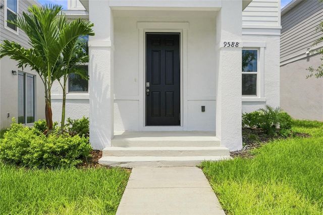 9588 WESTSIDE HILLS DRIVE, Davenport, FL 33896
