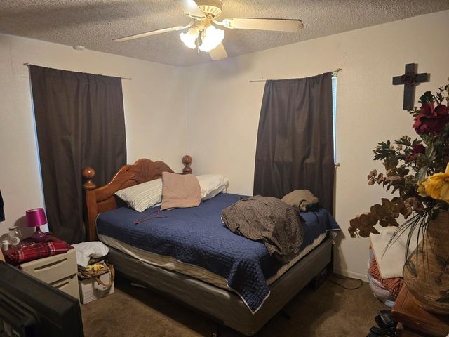 1517 School ST, Gonzales, TX 78629