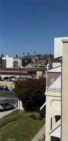 328 N Mariposa, Los Angeles, CA 90004