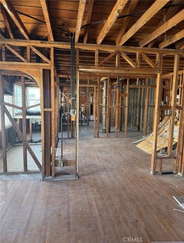 328 N Mariposa, Los Angeles, CA 90004