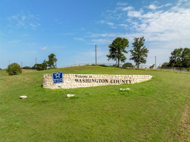 202 Blackberry Lane, Washington, TX 77880