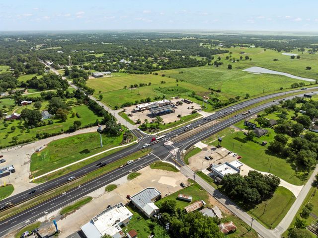 202 Blackberry Lane, Washington, TX 77880