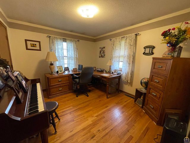 5509 SW 24th ST, Topeka, KS 66614