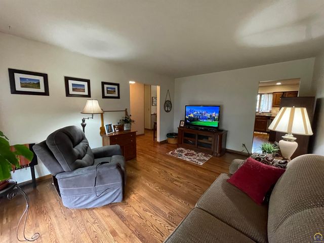 5509 SW 24th ST, Topeka, KS 66614