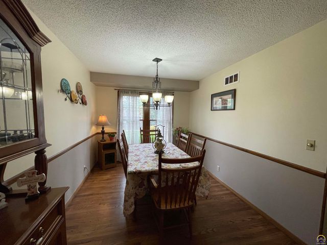 5509 SW 24th ST, Topeka, KS 66614