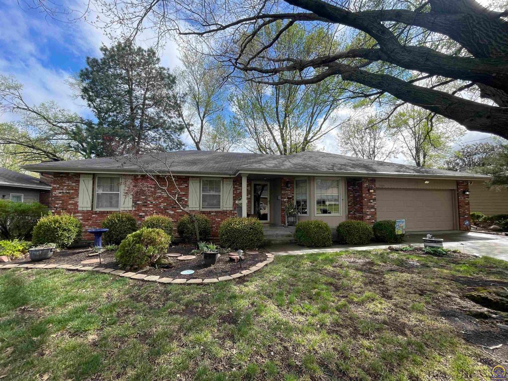 5509 SW 24th ST, Topeka, KS 66614